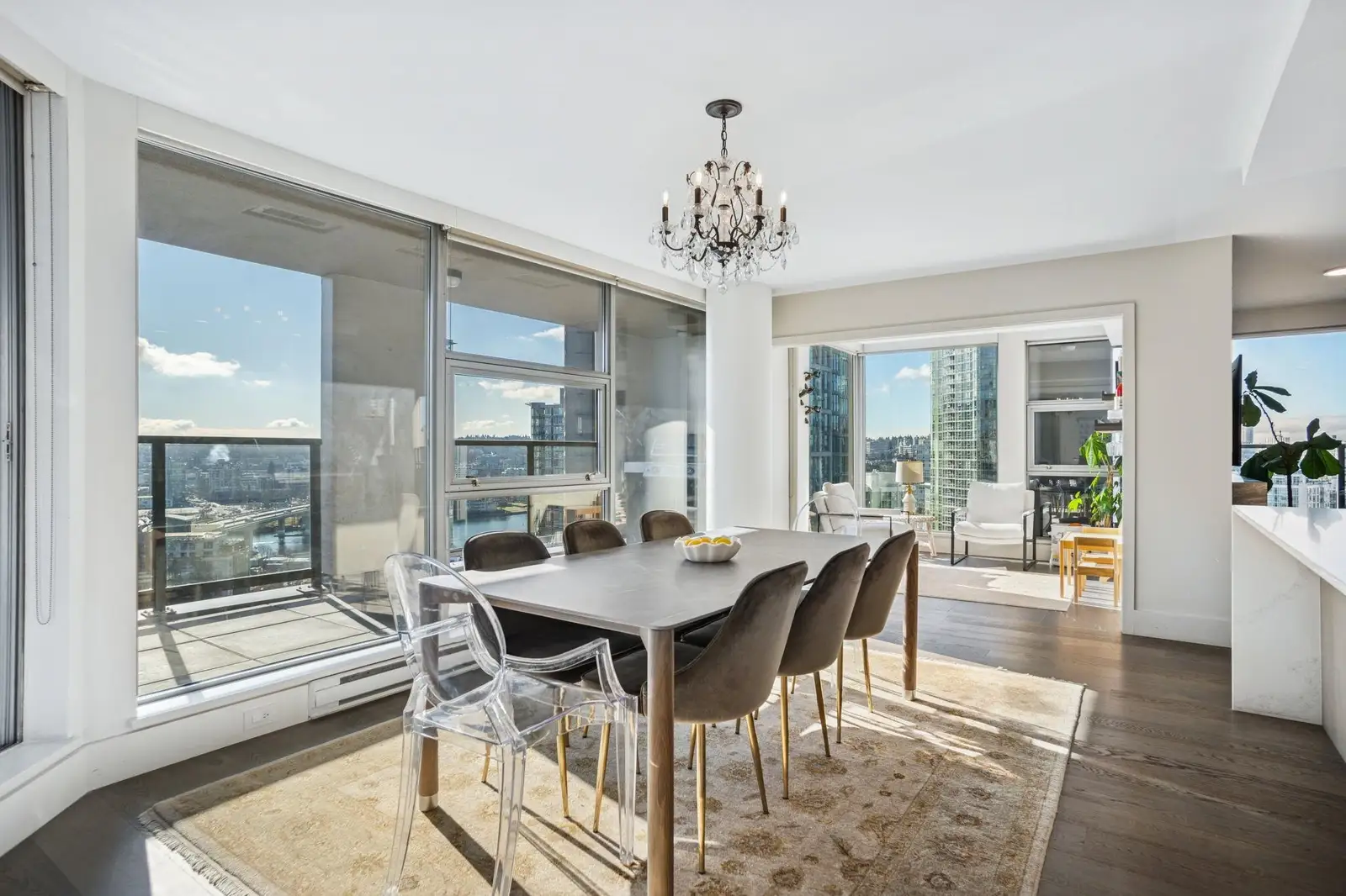 1903 989 BEATTY STREET, Vancouver BC V6Z 3C2