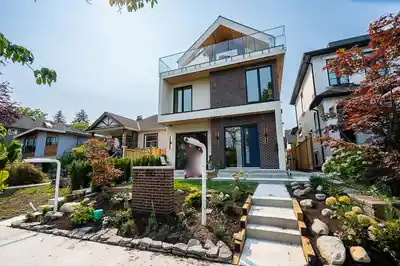 1 456 E 38TH AVENUE, Vancouver BC V5W 1H7