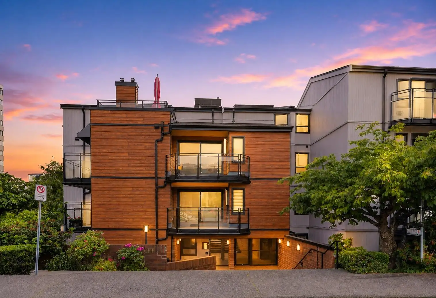 206 1340 DUCHESS AVENUE, West Vancouver BC V7T 1H6