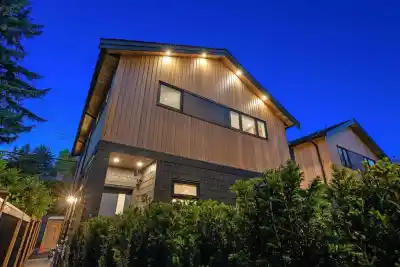 5038 GRANVILLE STREET, Vancouver BC V6M 3B4