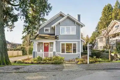 1155 12TH STREET, West Vancouver BC V7T 2N4
