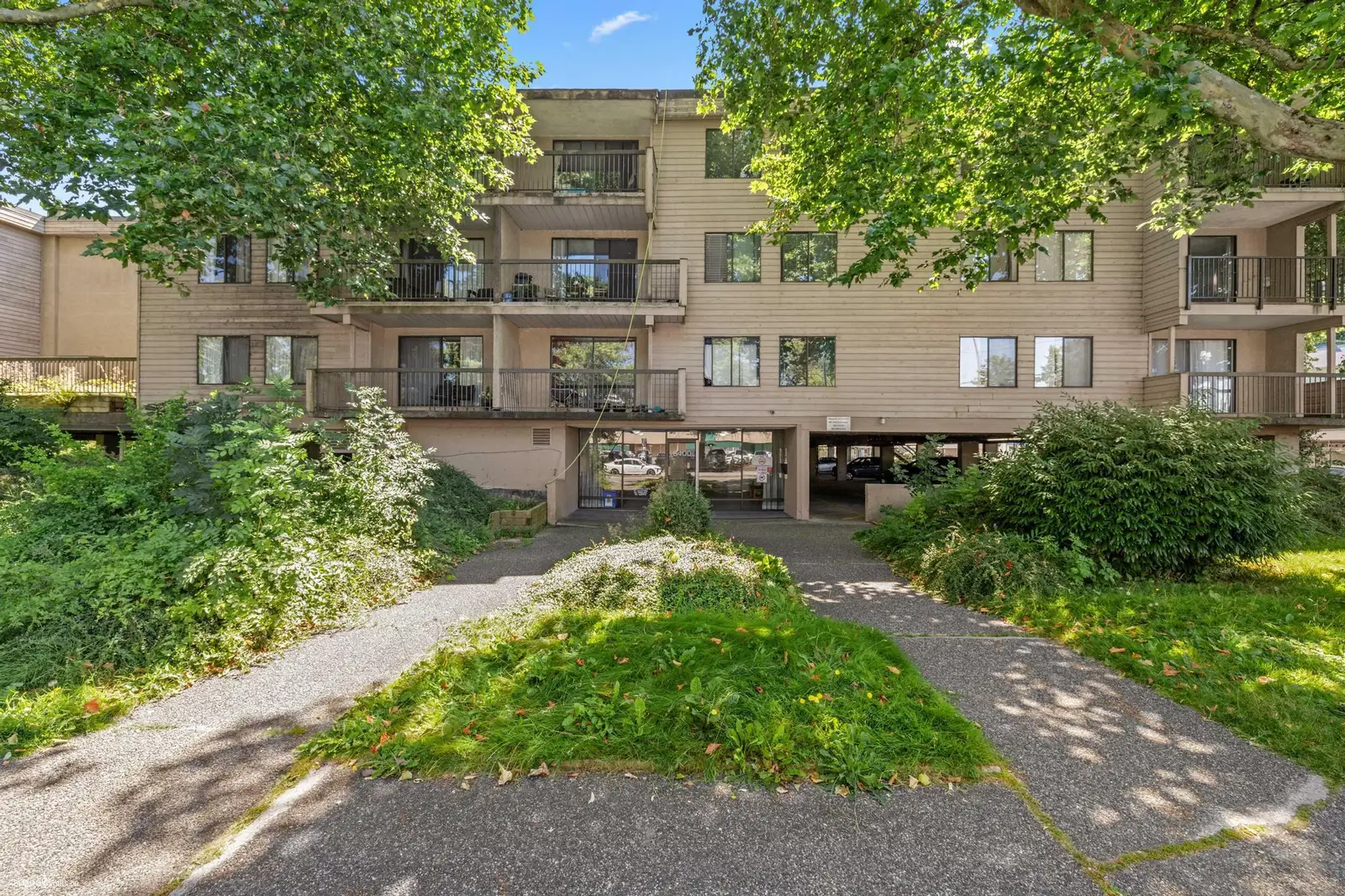 211 8400 LANSDOWNE ROAD, Richmond BC V6X 3G3