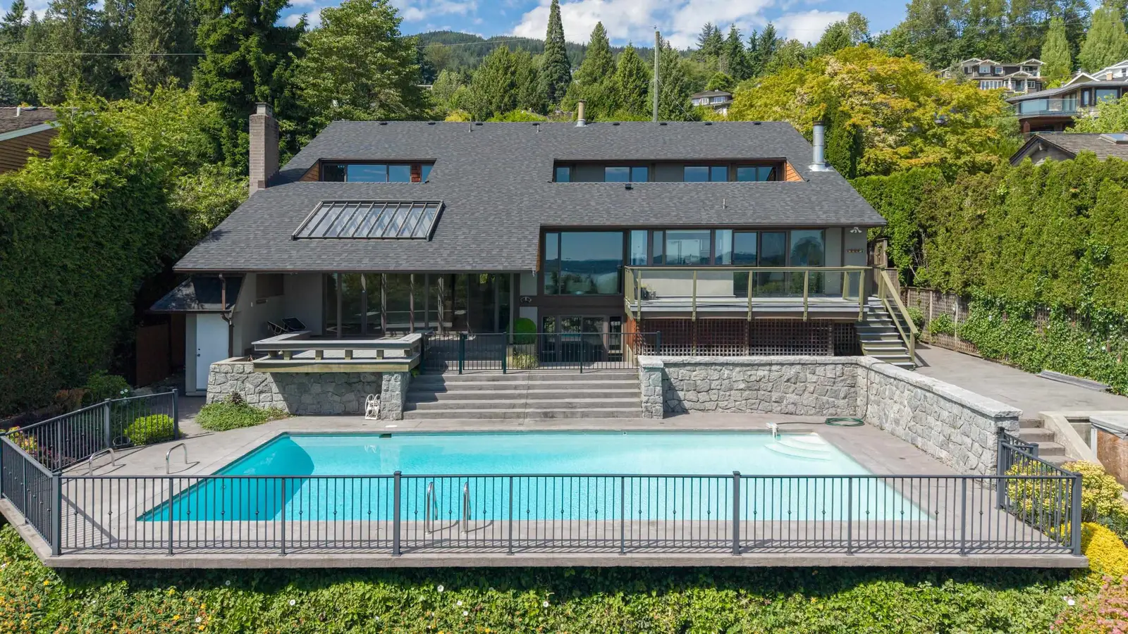 2370 QUEENS AVENUE, West Vancouver BC V7V 2Y6