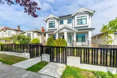 2975 E 42ND AVENUE, Vancouver BC V5R 2Y6