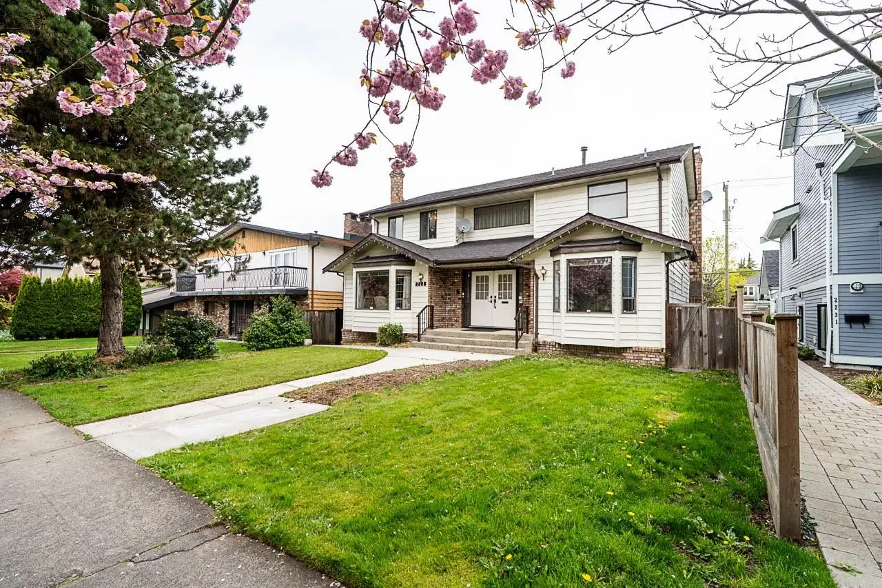 2235 W 16TH AVENUE, Vancouver BC V6K 3B4