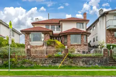 4338 ONTARIO STREET, Vancouver BC V5V 3G9