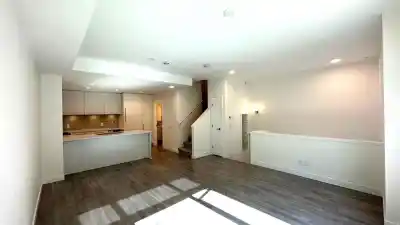 259 2035 GLENAIRE DRIVE, North Vancouver BC V7P 1Y3