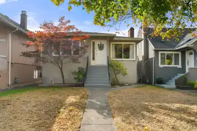 2554 ADANAC STREET, Vancouver BC V5K 2M5