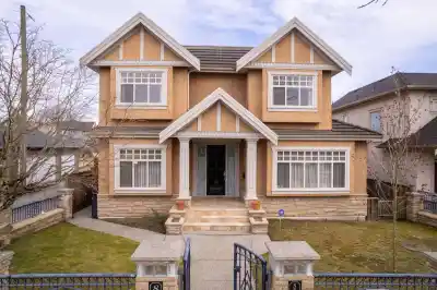 8038 SELKIRK STREET, Vancouver BC V6P 4H7