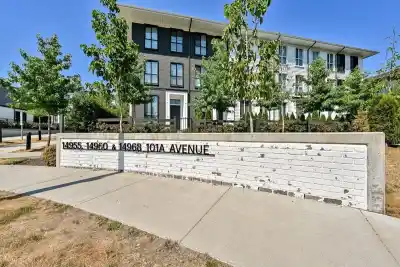 422 14968 101A AVENUE, Surrey BC V3R 0E8