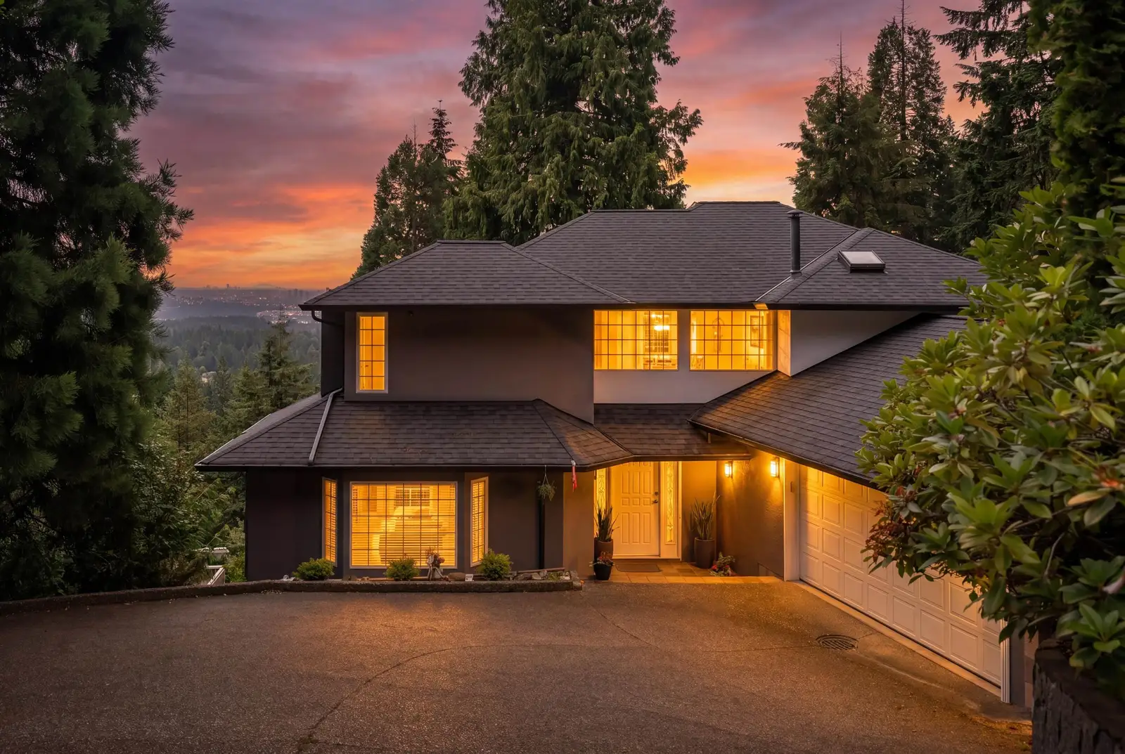 1241 COLEMAN STREET, North Vancouver BC V7K 3C2