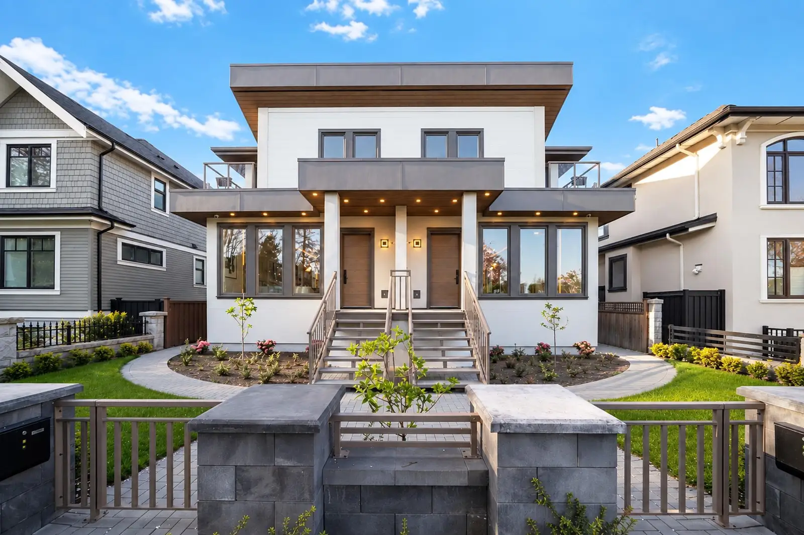 2455 W 10TH AVENUE, Vancouver BC V6K 2J4