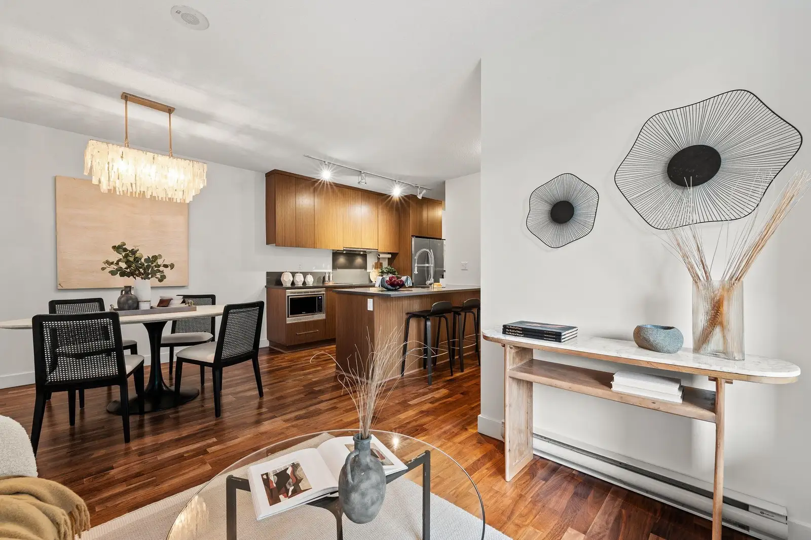 256 250 E 6TH AVENUE, Vancouver BC V5T 0B7
