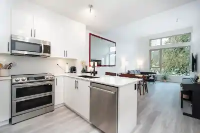 515 119 W 22ND STREET, North Vancouver BC V7M 0B4