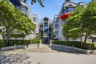 303 2250 SE MARINE DRIVE, Vancouver BC V5P 2S2