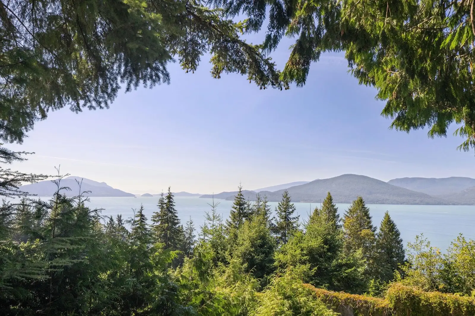 330 BAYVIEW ROAD, Lions Bay BC V0N 2E0