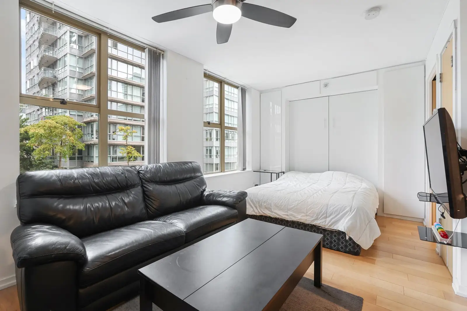 504 969 RICHARDS STREET, Vancouver BC V6B 1A8