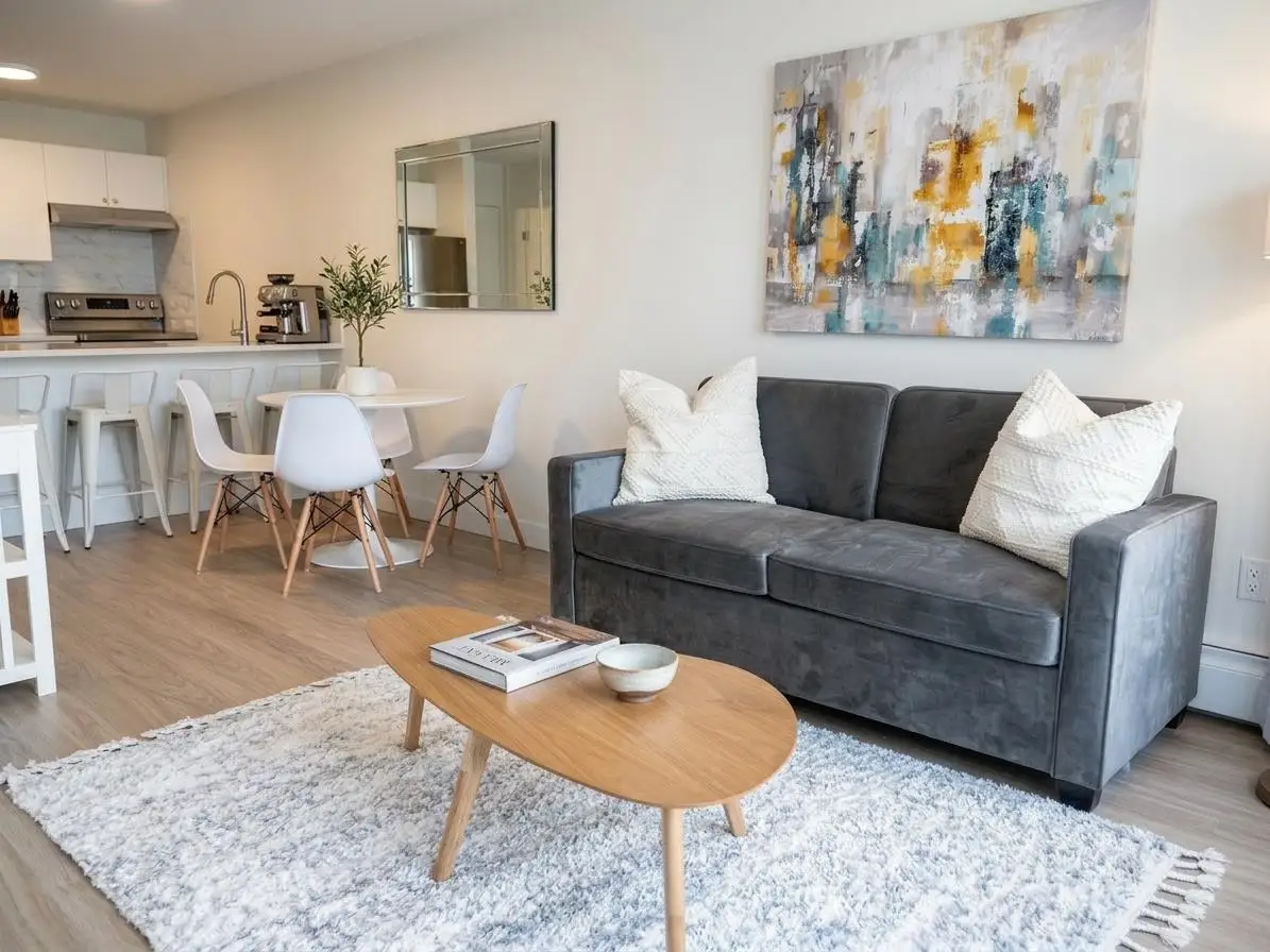 806 1330 BURRARD STREET, Vancouver BC V6Z 2B8