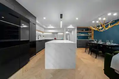 918 HOMER STREET, Vancouver BC V6B 1T7
