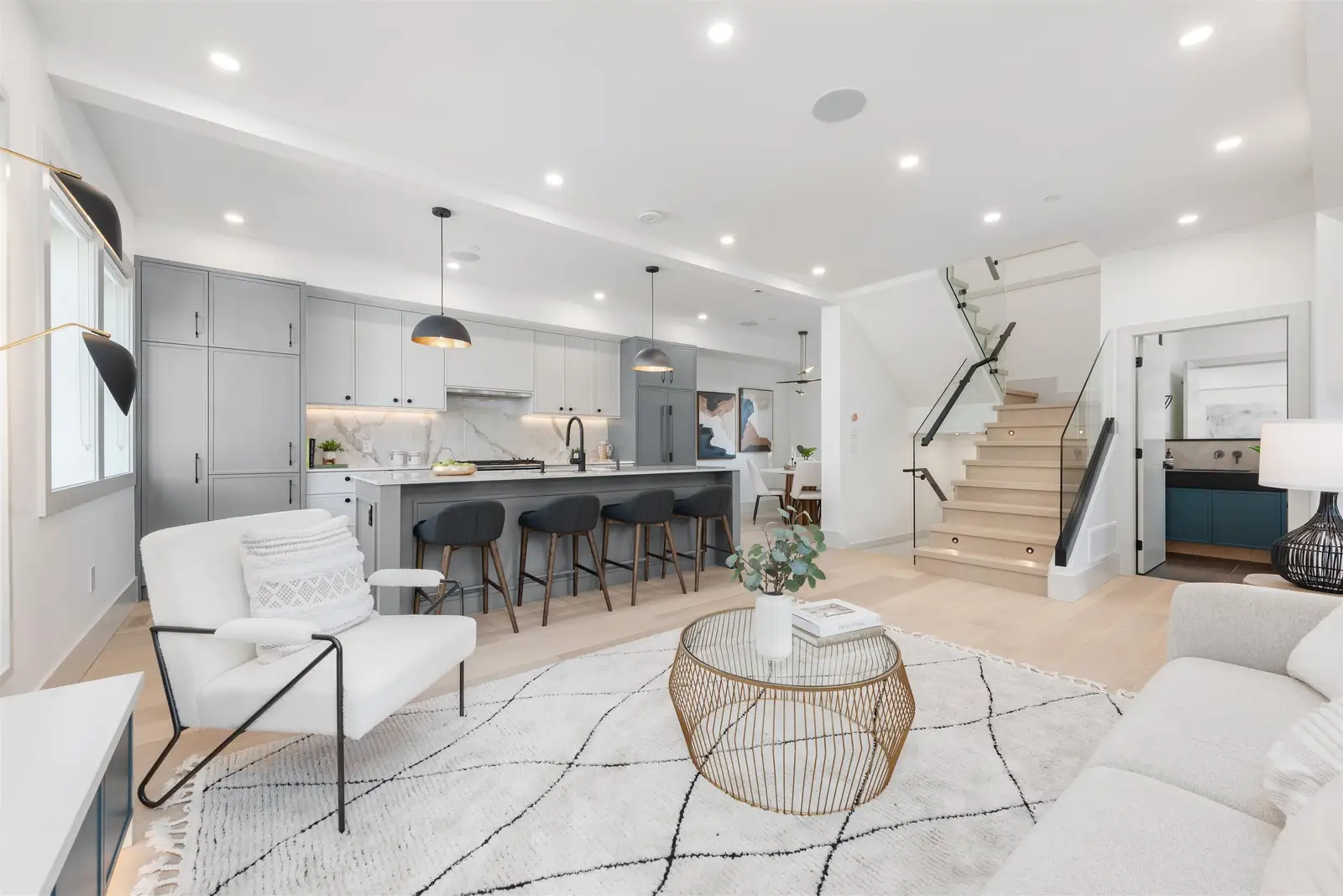 1 375 E 33RD AVENUE, Vancouver BC V5V 2Z8