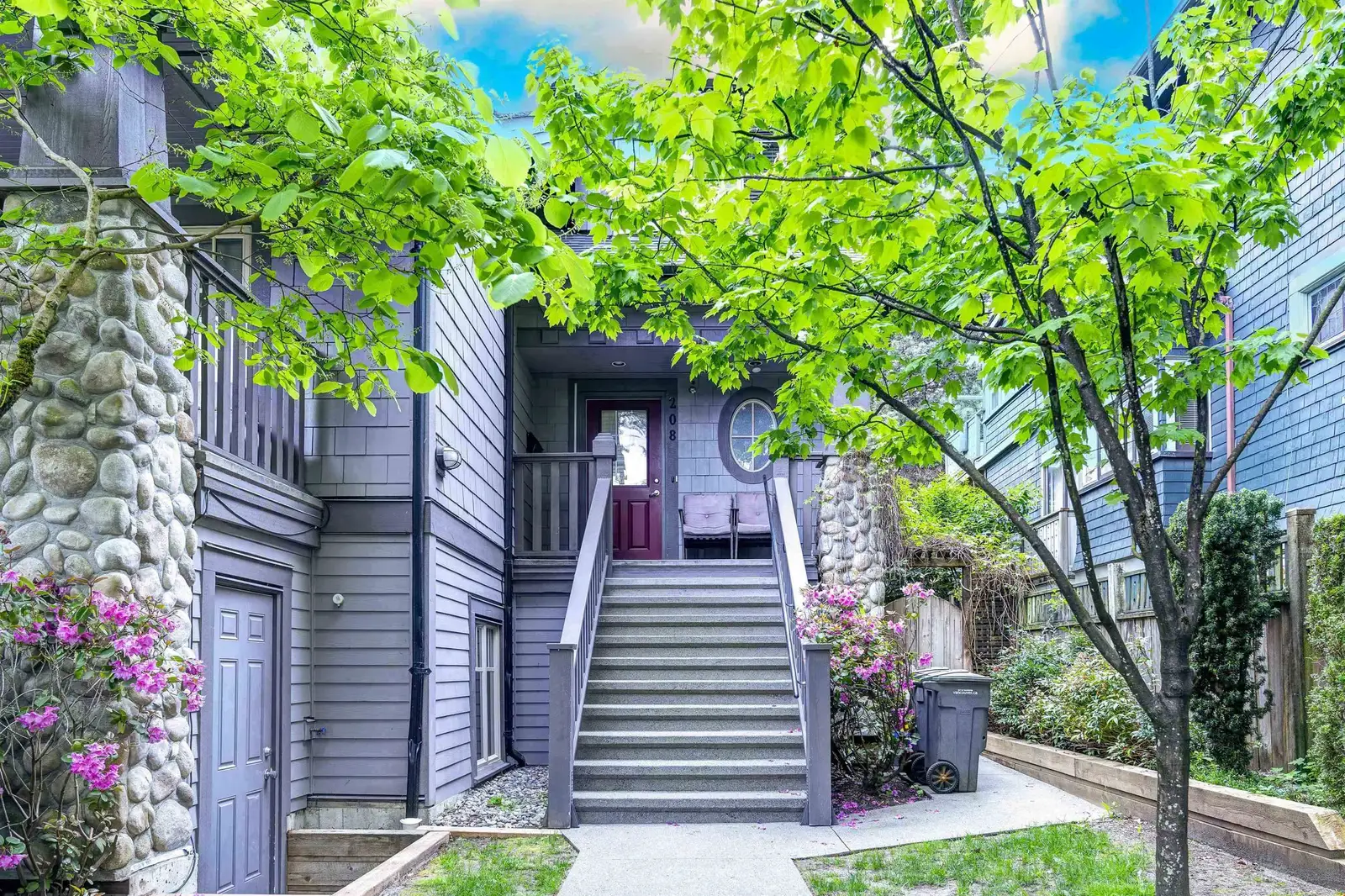 208 W 13TH AVENUE, Vancouver BC V5Y 1V9