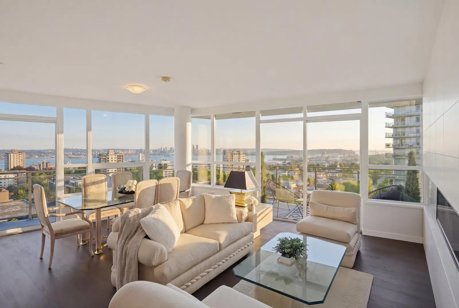 906 112 E 13TH STREET, North Vancouver BC V7L 0E4