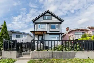 6751 KNIGHT STREET, Vancouver BC V5P 2W4