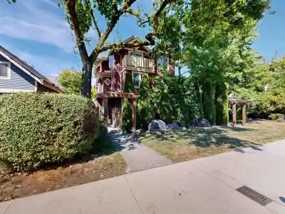 839 W 14TH AVENUE, Vancouver BC V5Z 1R2