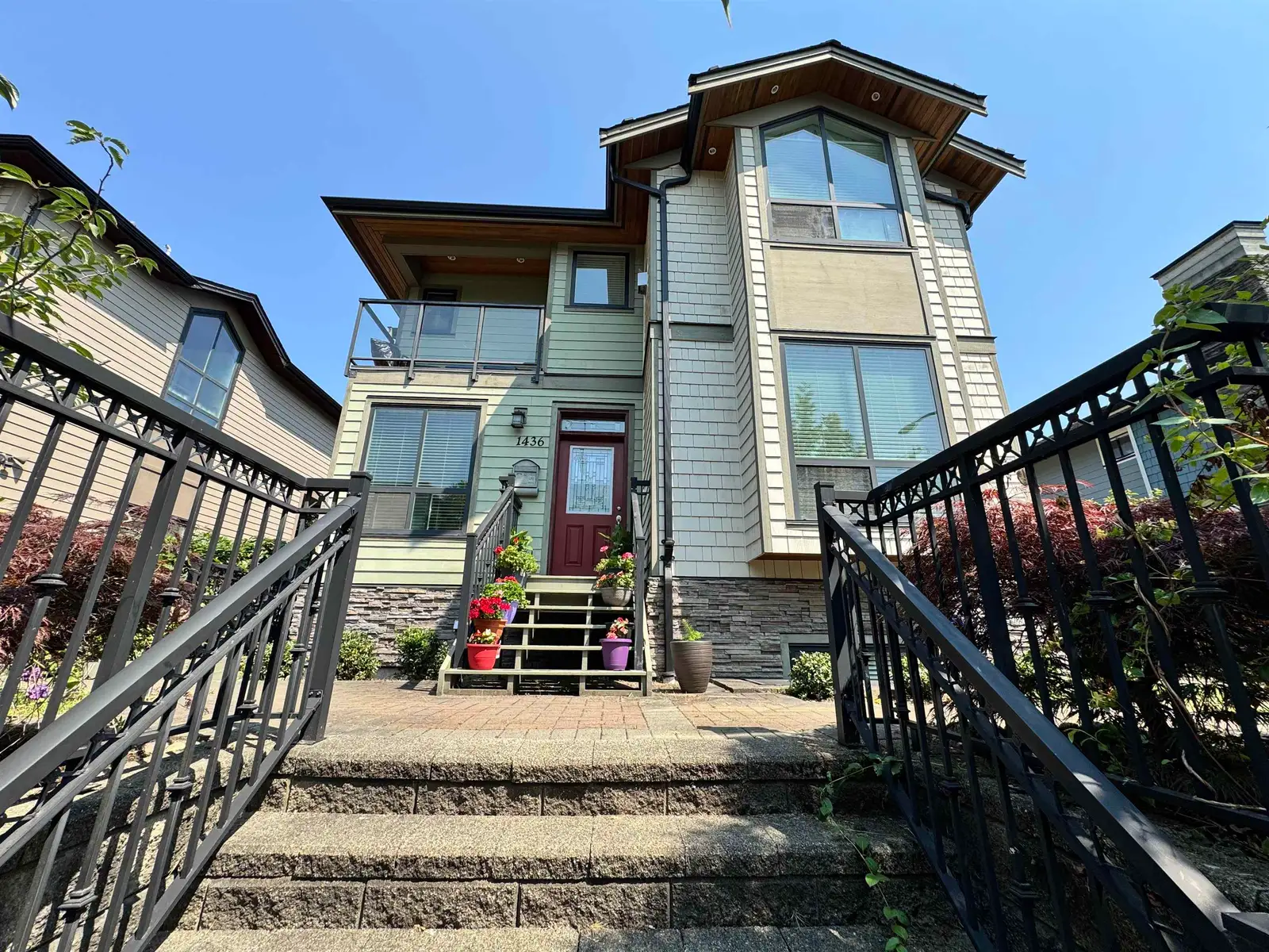 1436 BEWICKE AVENUE, North Vancouver BC V7M 3B8