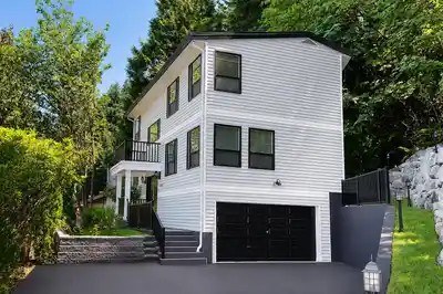 5530 GREENLEAF ROAD, West Vancouver BC V7W 1N6
