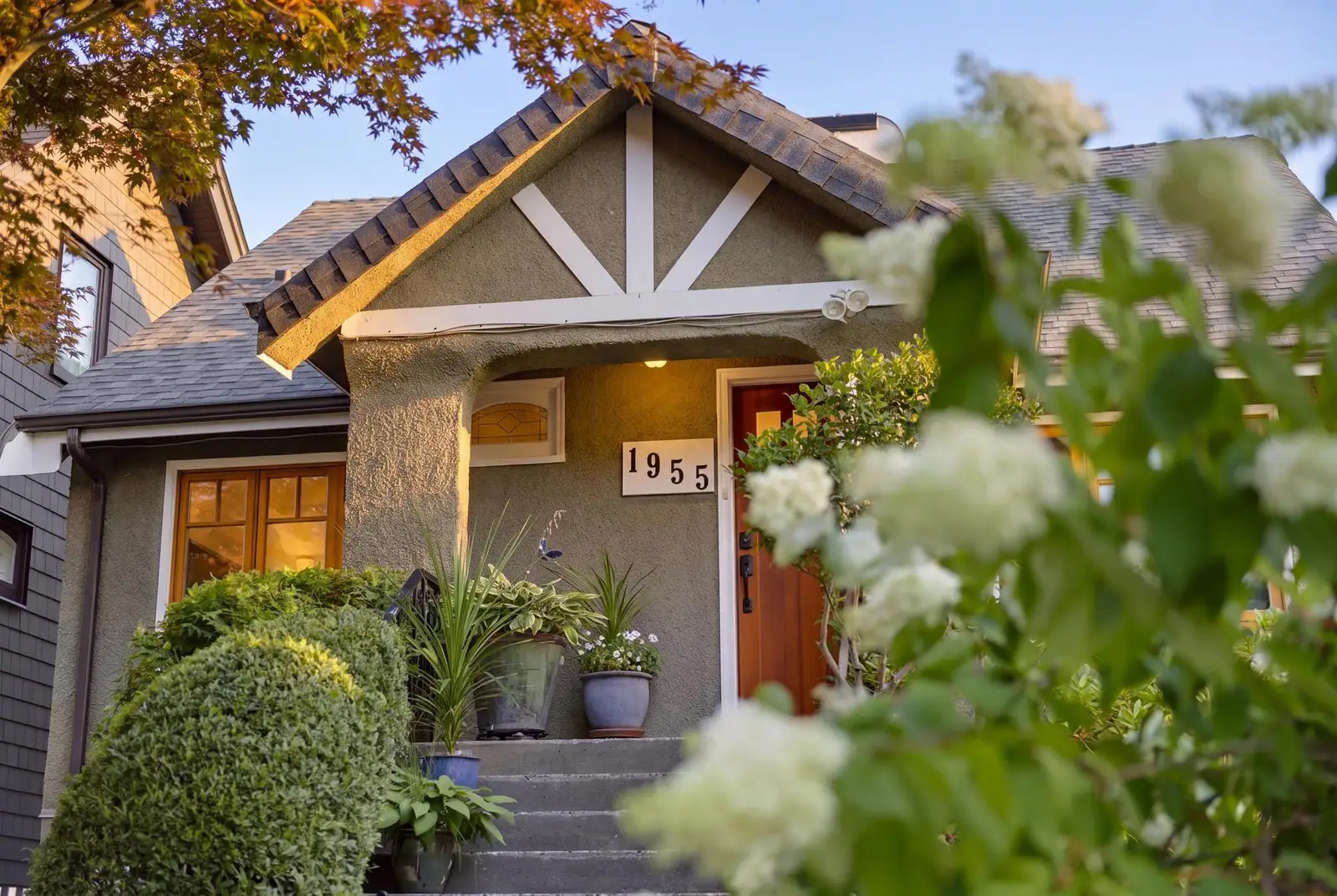 1955 E 8TH AVENUE, Vancouver BC V5N 1T9