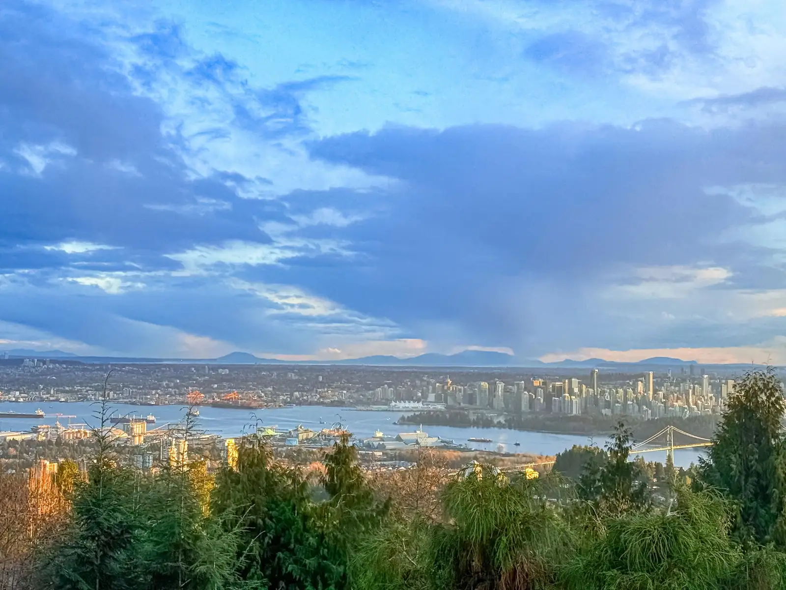 1318 CRESTWELL ROAD, West Vancouver BC V7S 2P2