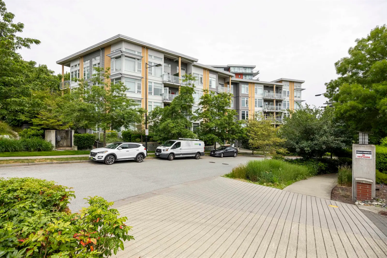 406 3263 PIERVIEW CRESCENT, Vancouver BC V5S 0C3