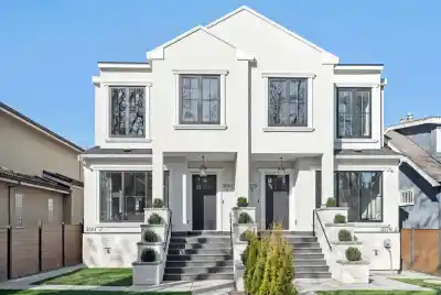 3579 W 19TH AVENUE, Vancouver BC V6S 1C3
