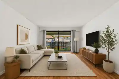 315 310 W 3RD STREET, North Vancouver BC V7M 1G4