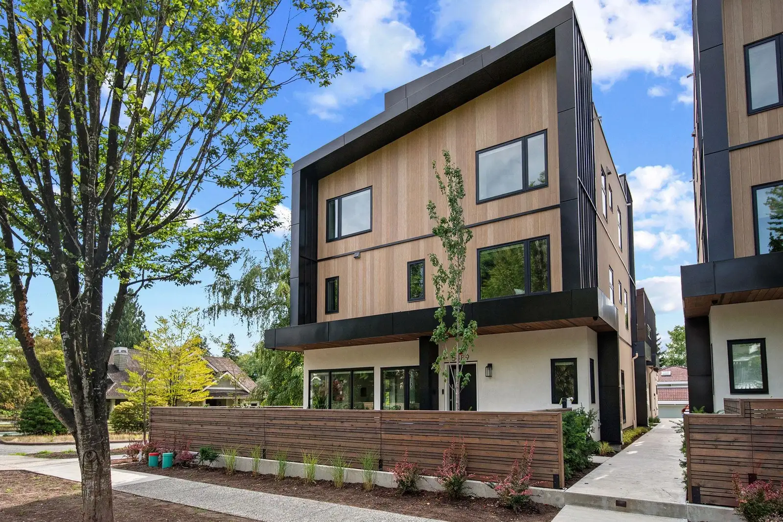 5489 LARCH STREET, Vancouver BC V6M 4C7