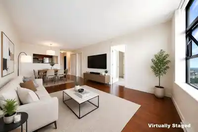 1106 5380 OBEN STREET, Vancouver BC V5R 6H7