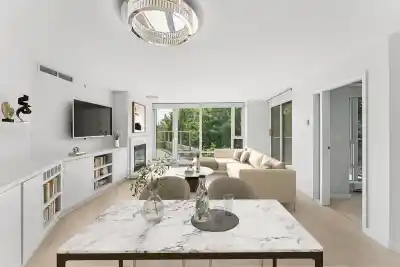305 8 SMITHE MEWS, Vancouver BC V6B 0A5