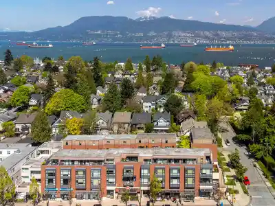 215 1961 COLLINGWOOD STREET, Vancouver BC V6R 3K6