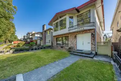 3056 E 28TH AVENUE, Vancouver BC V5R 1S5