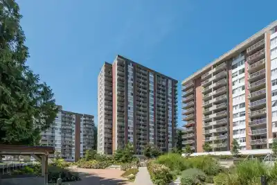 711 2016 FULLERTON AVENUE, North Vancouver BC V7P 3E6
