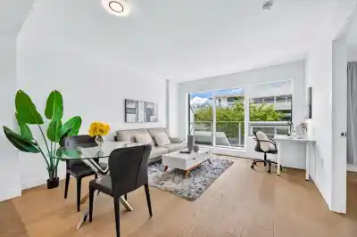 611 5788 GILBERT ROAD, Richmond BC V7C 0G1