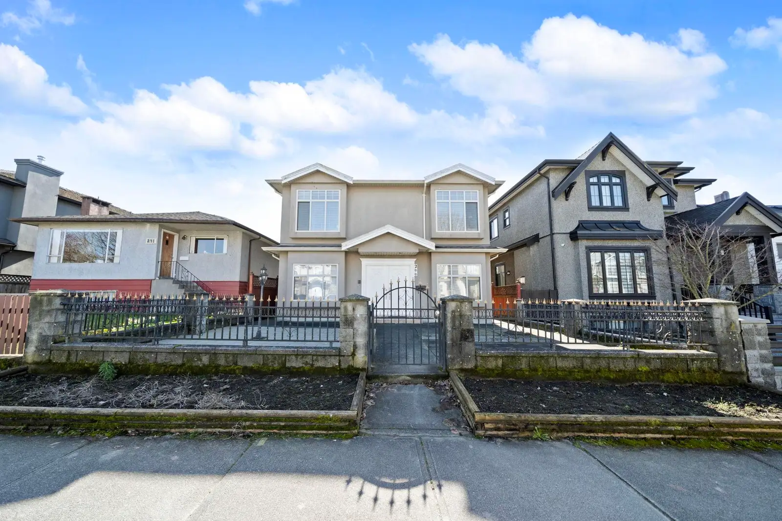 266 E 55TH AVENUE, Vancouver BC V5X 1M9
