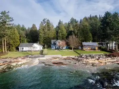 1537 MCCULLOUGH ROAD, Sechelt BC V7Z 0A5