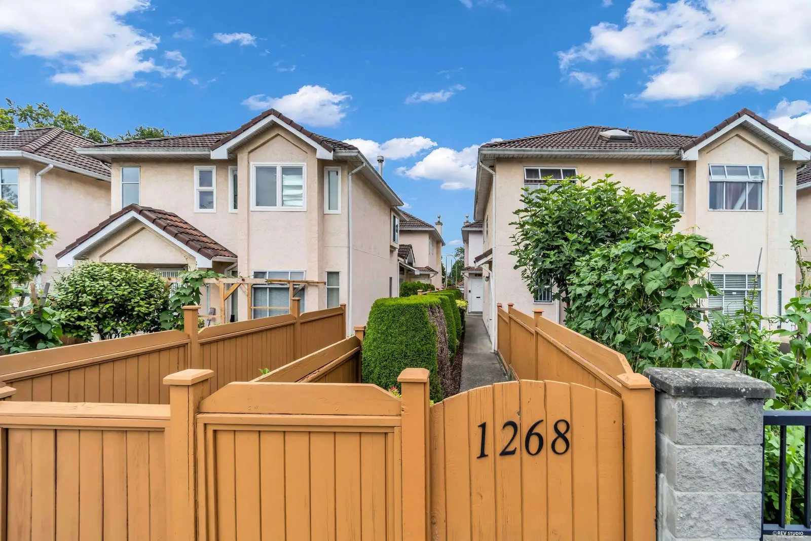 1268 NANAIMO STREET, Vancouver BC V5L 5C5