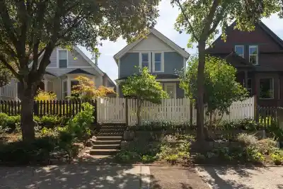 618 UNION STREET, Vancouver BC V6A 2B9