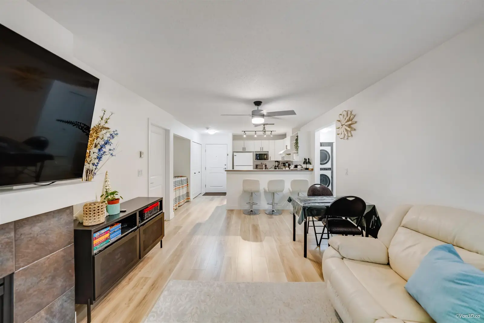 116 14885 105 AVENUE, Surrey BC V3R 2V6
