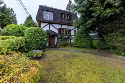 292 E ST. JAMES ROAD, North Vancouver BC V7N 1L2