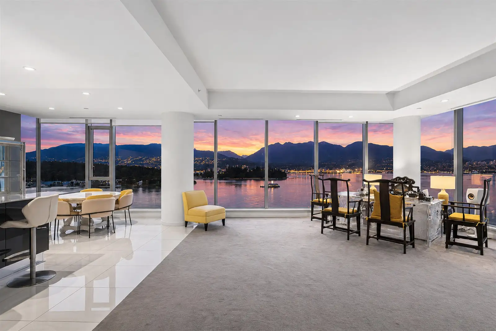 1102 277 THURLOW STREET, Vancouver BC V6C 0C1