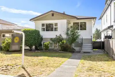 3350 E 8 AVENUE, Vancouver BC V5M 1X9